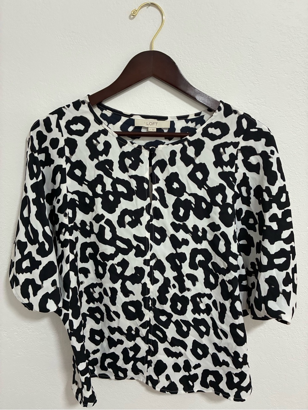Ann Taylor Black & White Leopard-Print Puff Sleeve Blouse